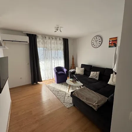 Apartment Maris *